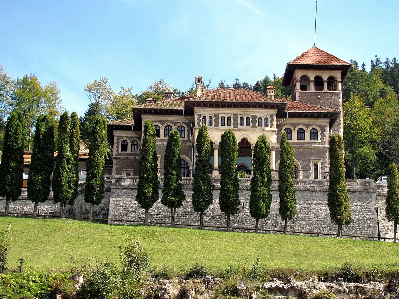Castillo de Cantacuzino (Nunca Más), Bușteni