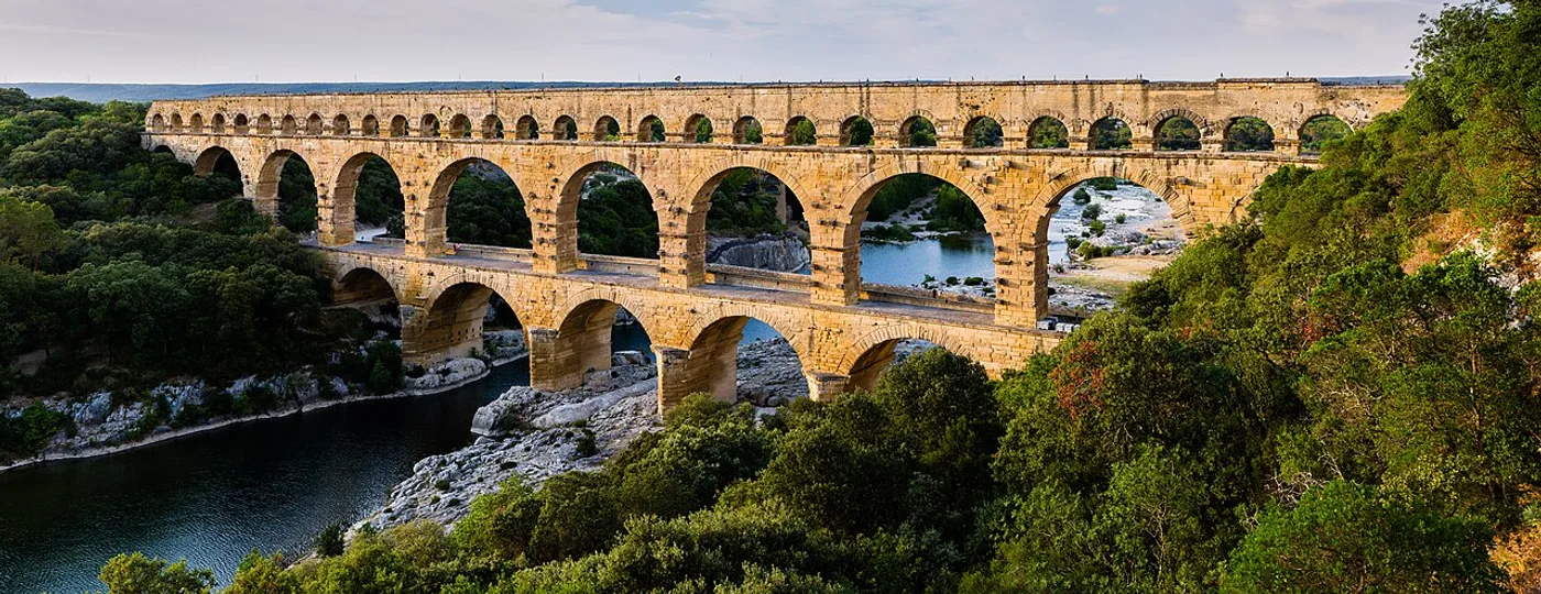 Pont du Gard, Vers-Pont-du-Gard