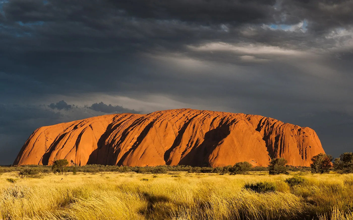 Uluru, Yulara